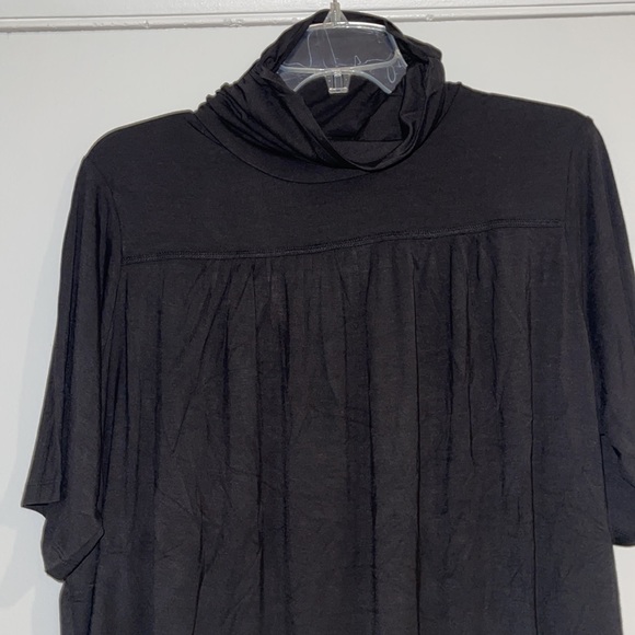 Howe 2 - Picture 2 of 3